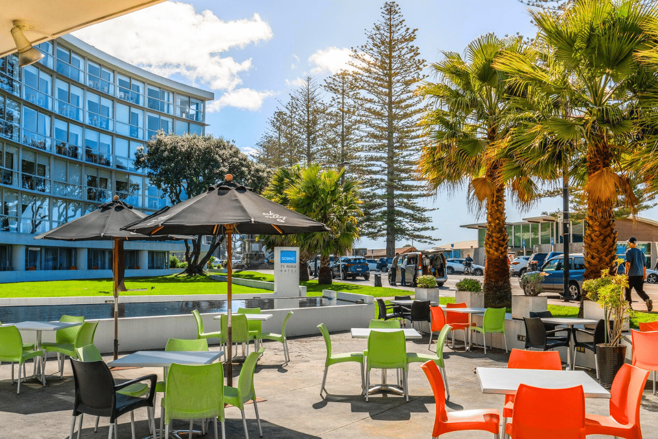 We stay two nights at Scenic Te Pania Hotel